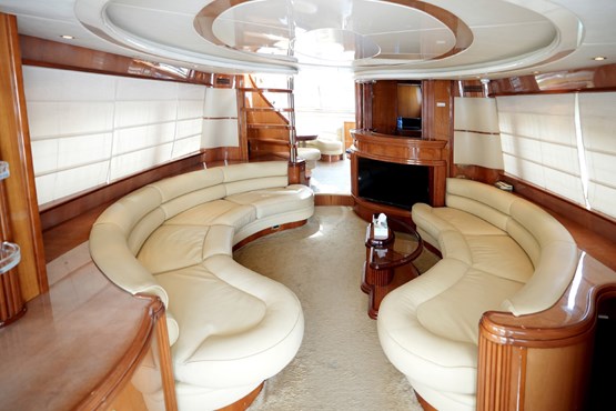 Azmiut yacht 80ft |AED1040/Hour